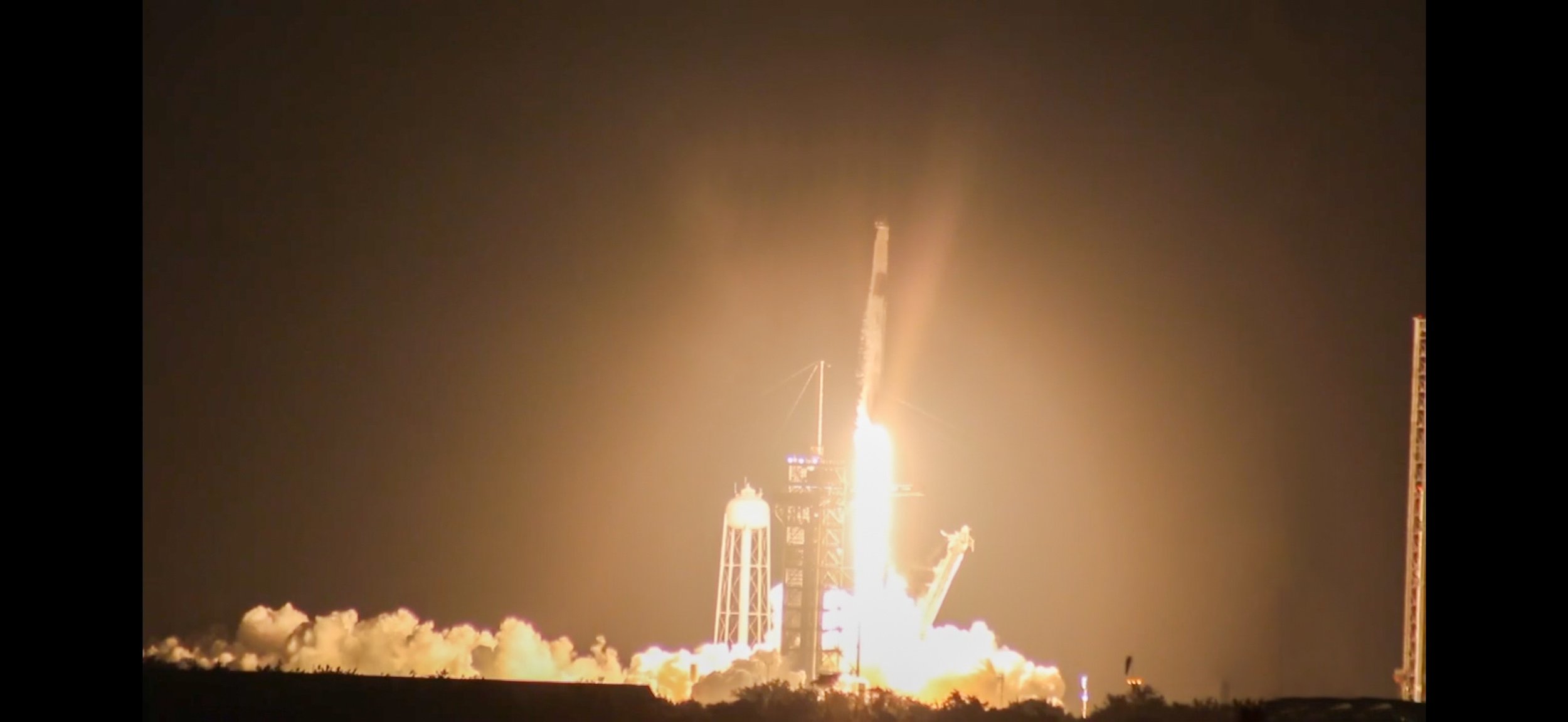 Photo: Shot by Florida Spaceflight. Liftoff of the FRAM 2 Mission